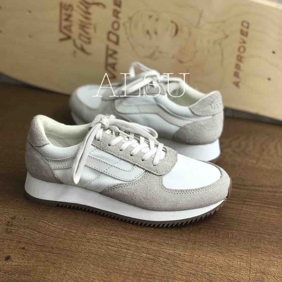 NWT VANS Runner White Suede Canvas Kid’s AUTHENTIC - Picture 6 of 8